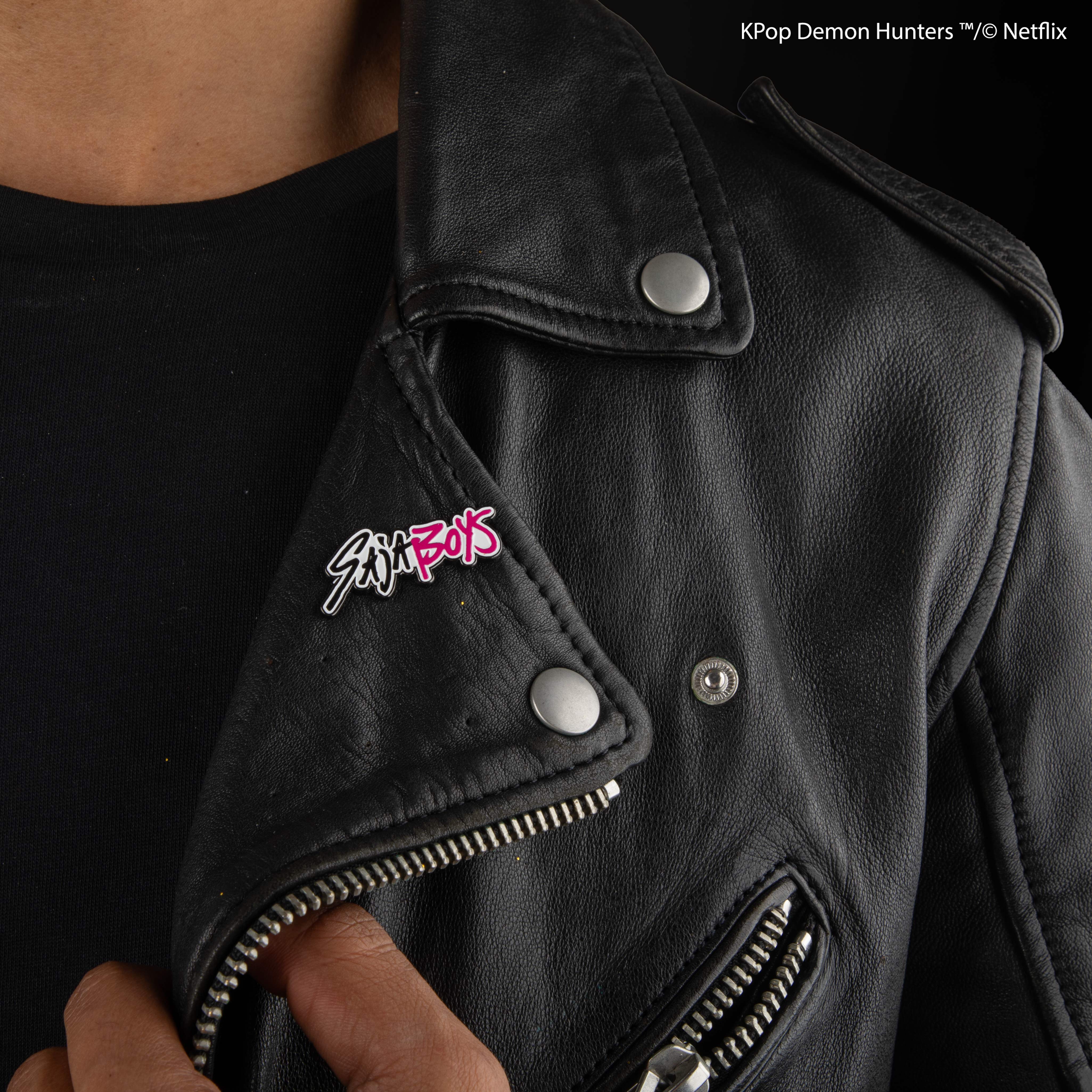 Pin's Saja Boys - Logo Graffiti 3,5 cm